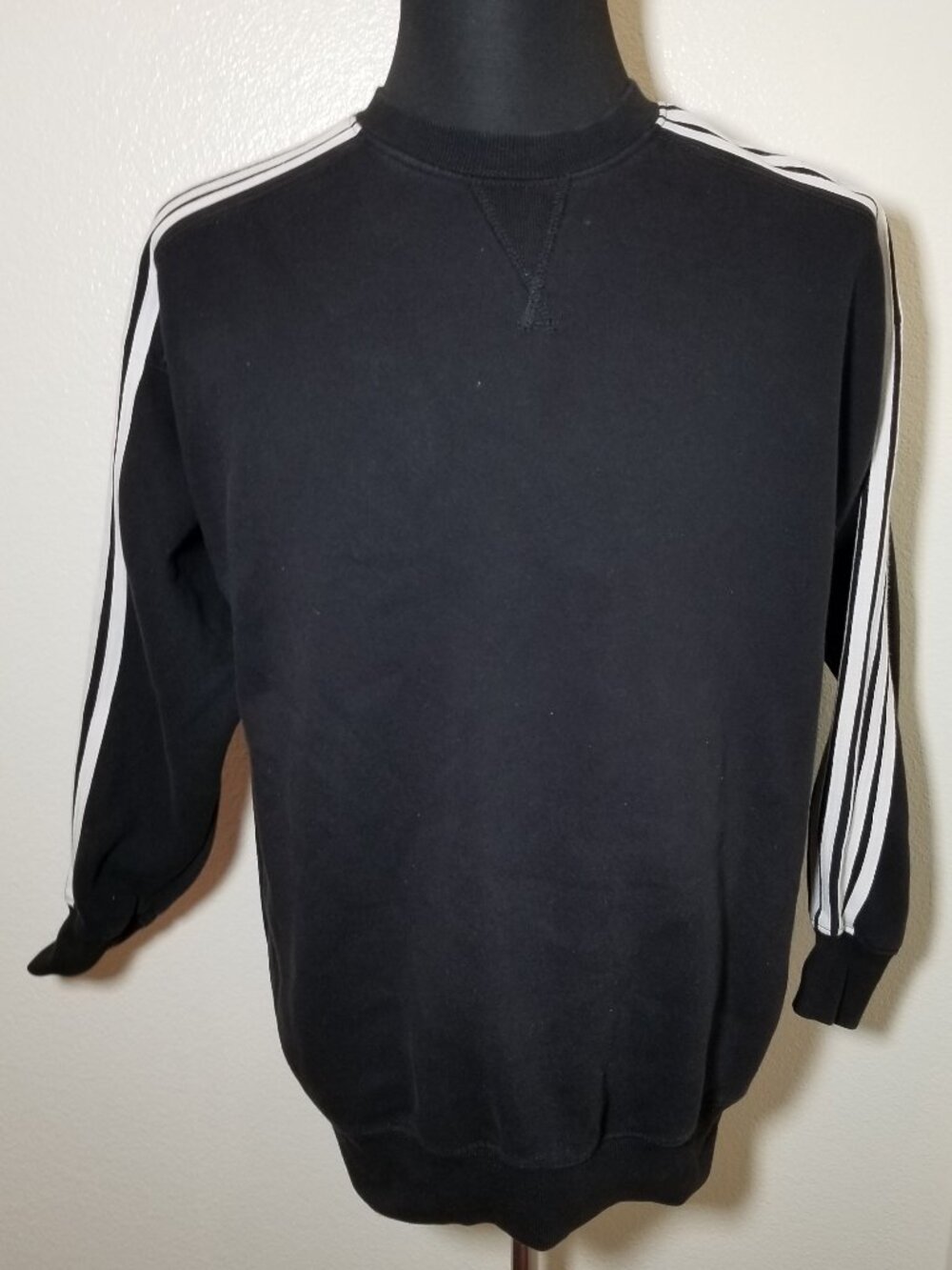 Forever 21 Mens Small‎ Black Sweatshirt Crew Neck White Stripe Arms Retro Skater